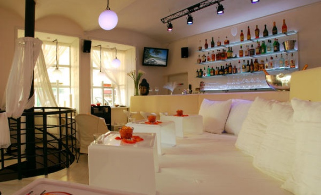 Bed Lounge Restaurant & Bar