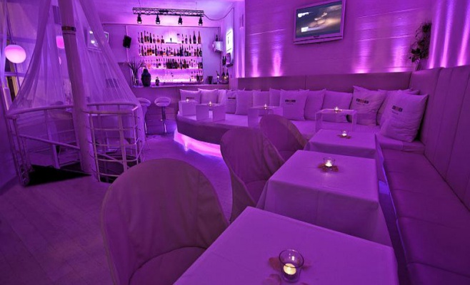 Bed Lounge Restaurant & Bar