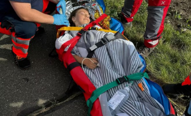 Маленькая героиня: Как восьмилетняя девочка поблагодарила спасателей за помощь после страшной аварии