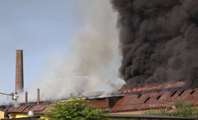 Пожар в Витковицах: Дым виден за несколько километров
