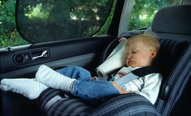 Отец в Германии оставил трехлетнего сына в раскаленной машине и пошел к проститутке