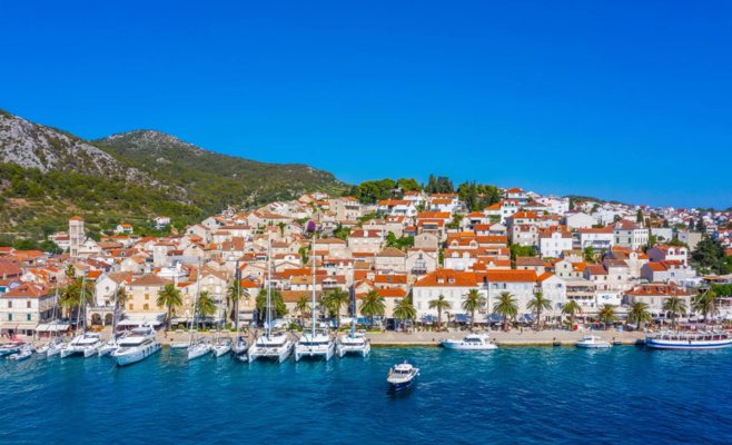 Отпуск не состоялся: мужчина попал на удочку мошенника через Facebook