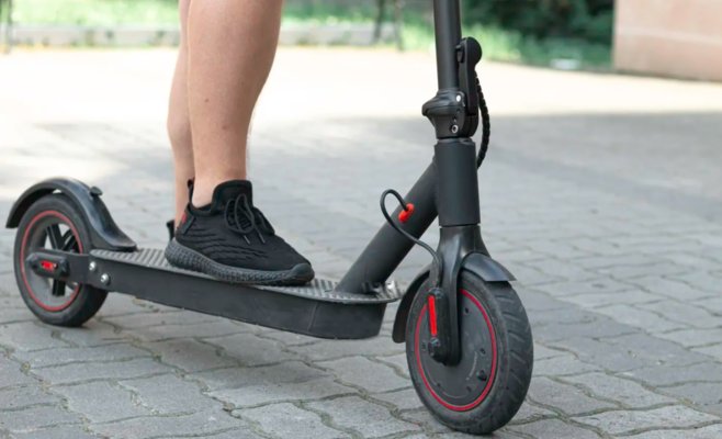 В Австрии погиб гражданин Чехии. Он попал в аварию на электросамокате.