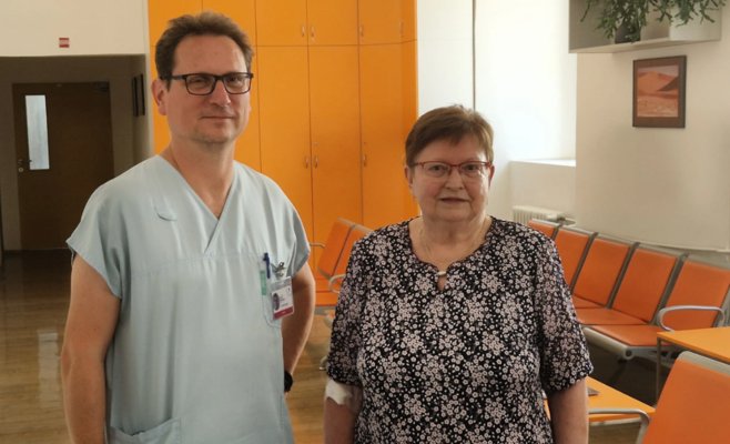 От невозможности подняться по лестнице на 7 этаж: уникальная операция вернула женщине активную жизнь