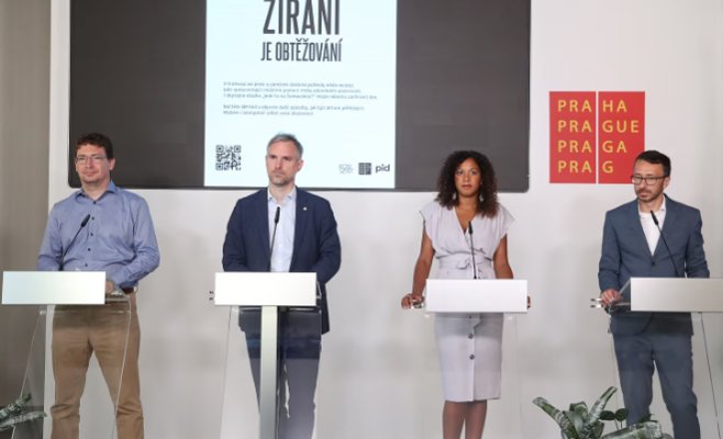 Женщины меняют маршруты из-за сексуальных домогательств в общественном транспорте. Новая кампания борется с проблемой.