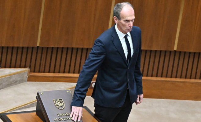 Заместитель министра экологии Словакии прервал театральное представление и выгонял зрителей