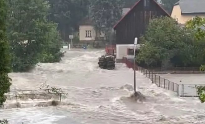 Сильные бури нанесли урон на десятки миллионов: люди массово обращаются в страховые компании