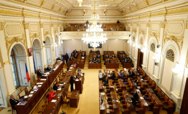 АНО лидирует в предвыборном опросе, TOP 09 рискует покинуть парламент