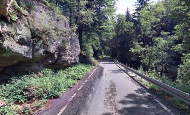 В Грженско существует угроза падение скалы: дорога перекрыта