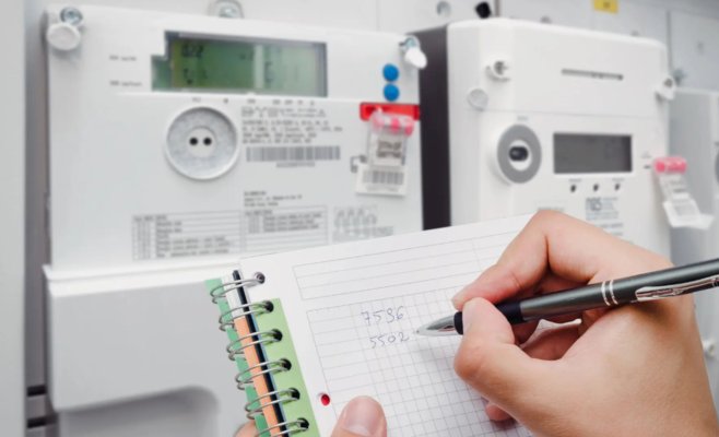 Женщина с долгами столкнулась с отказом в подключении электричества, но её права защитил омбудсмен