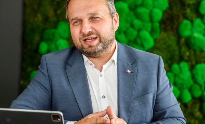 Юречка: Деньги на зарплаты нашли, но не для всех