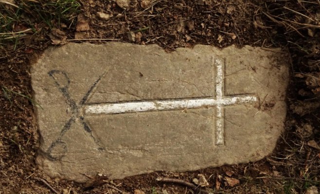 Воры на Высочине похитили старинные камни примирения. Пропал даже монумент высотой более метра