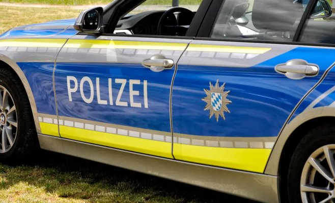 Женщина в Германии напала с ножом на пассажиров автобуса, шесть человек ранены