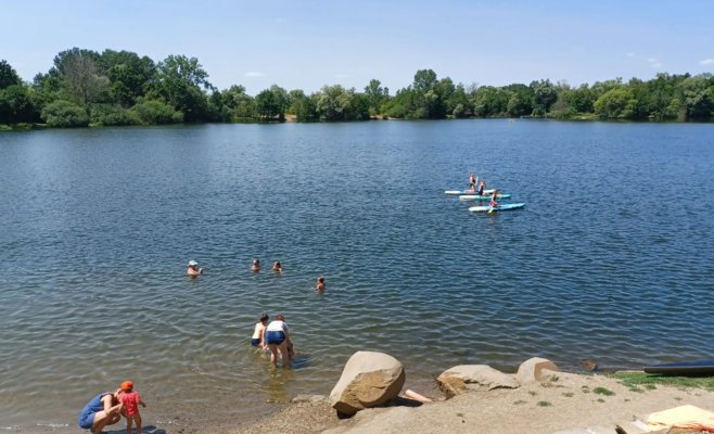 На природном пляже возле Оломоуца утонул мужчина