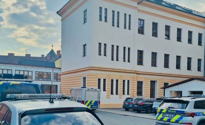 Шок в Домажлице: школьница напала с ножом на двух одноклассников