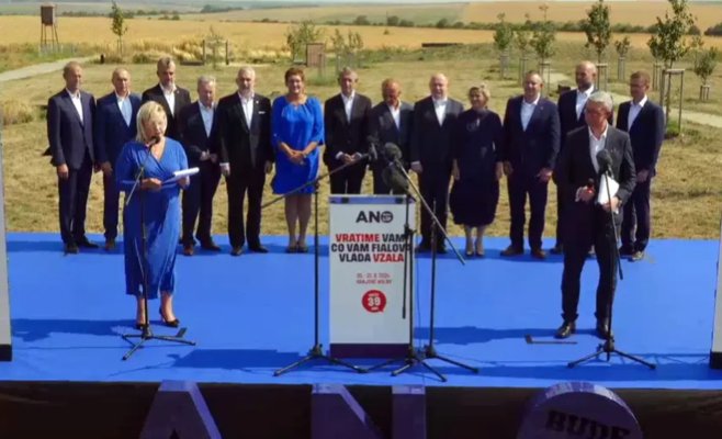 Миллиардер Бабиш начал кампанию с критики предпринимателей, 