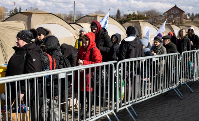 Чехия заработала на украинских беженцах 4,4 миллиарда крон за полгода