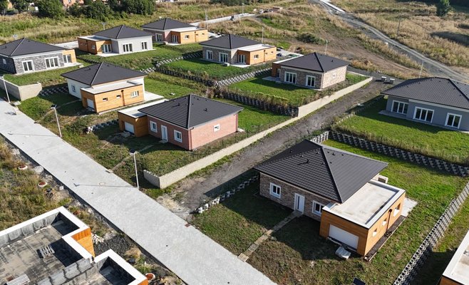 Резиденции возле Теплиц: Ваш новый дом в сердце природы — Прямо от застройщика.