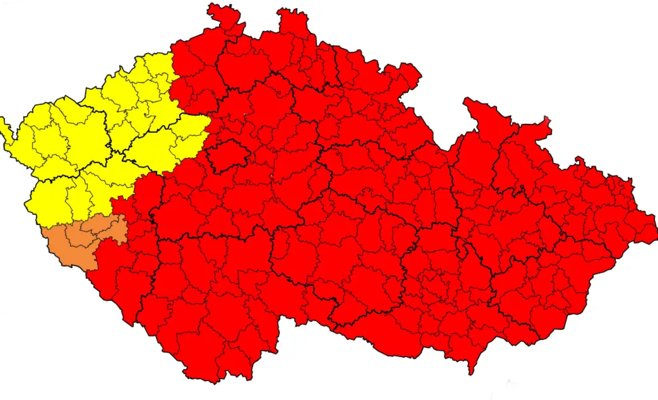 Почти вся Чехия «красная»: метеорологи усилили предупреждения о наводнениях и сильных дождях