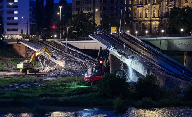 В Дрездене при сносе обрушилась еще одна часть моста Каролабрюке