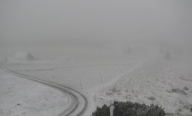 В Крконошах выпал первый снег, горная служба предупреждает об опасности походов