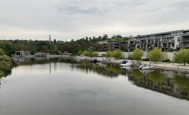 Река Бела в Есениках затопила первые дома, село Вишнёва отрезано от внешнего мира