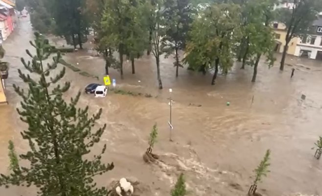 Вода отрезала регион Йесеник: Полиция призывает воздержаться от поездок