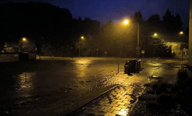 Вода отрезала регион Йесеник: Полиция призывает воздержаться от поездок