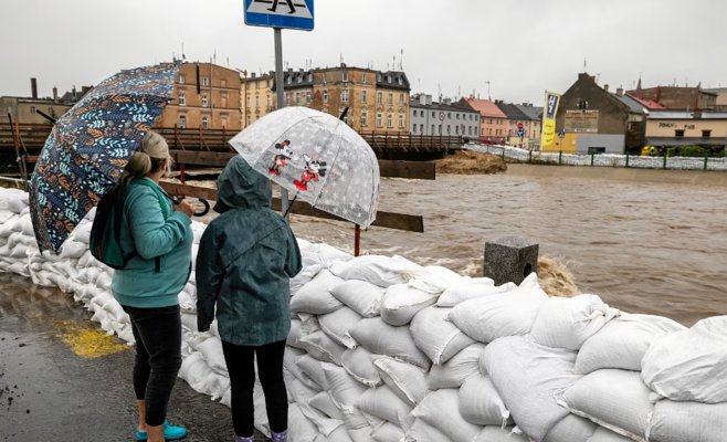 Наводнения в Польше унесли первую жертву, Австрия объявила эвакуацию
