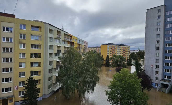 В Чехии продолжаются проливные дожди: уровень воды в реках продолжает расти