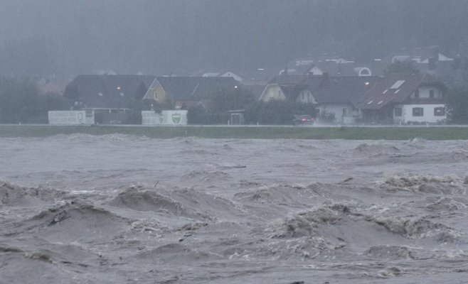 Наводнение из Йесеников достигло Оломоуцкого края: затоплена часть Литовеля