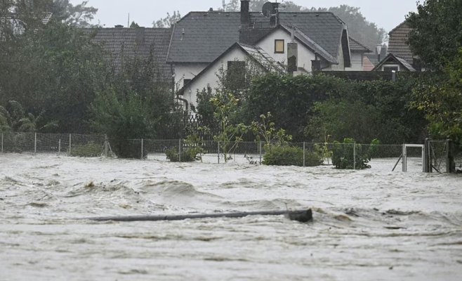 Наводнение из Йесеников достигло Оломоуцкого края: затоплена часть Литовеля