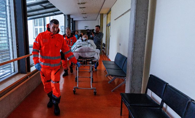 Часть больниц затоплена или работает без электричества, газа и воды