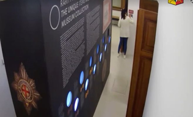 Суд возобновил дело девушки, которая намеренно активировала систему пожаротушения в Национальном музее