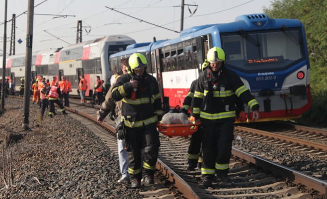 Столкновение двух поездов в Праге: до 25 пострадавших, один машинист был пьян