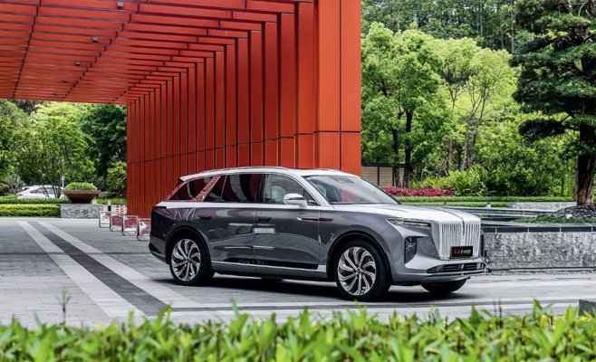 Китайская марка Hongqi выходит на рынок Чехии: роскошь для элиты