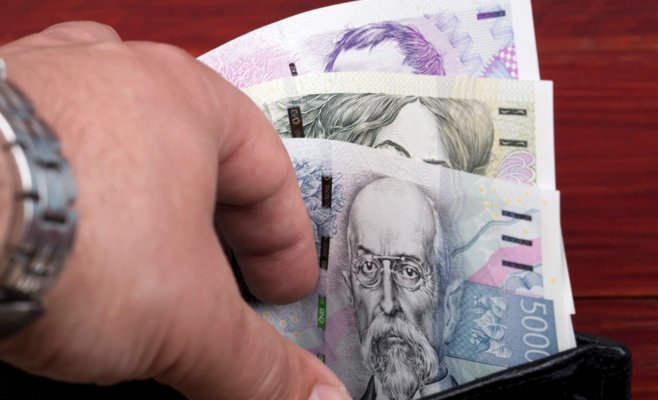 Минимальная зарплата в Чехии вырастет до 20 800 крон