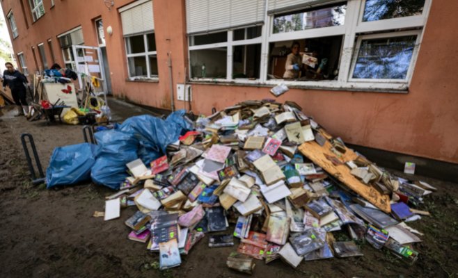 Украинцы в Чехии помогают справляться с последствиями наводнений — страна предложила помощь спасателей и ресурсы