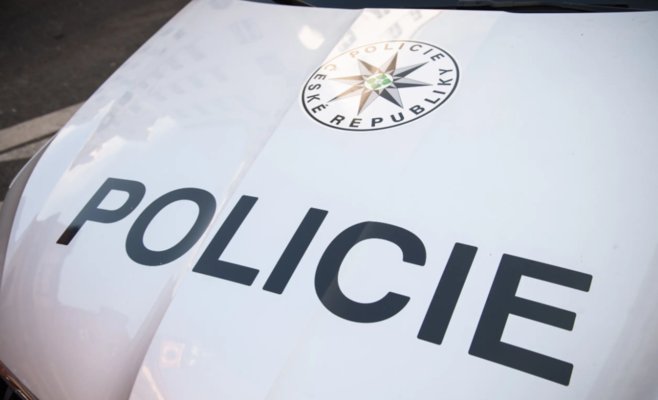 Без прав, без страховки и пьяная: девушка на Высочине устроила аварию и скрылась