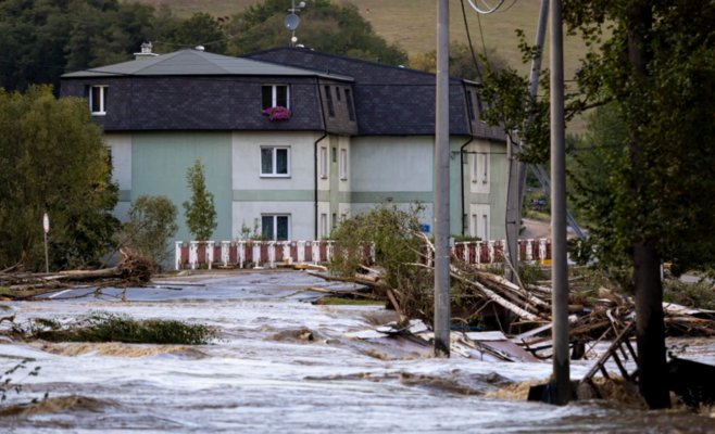 Facebook заблокировал страницу некоммерческой организации, помогающей пострадавшим от наводнения в Заторе