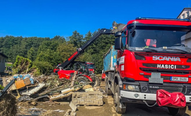 На ликвидацию последствий наводнения в районе Йесеника прибыло около тысячи добровольцев