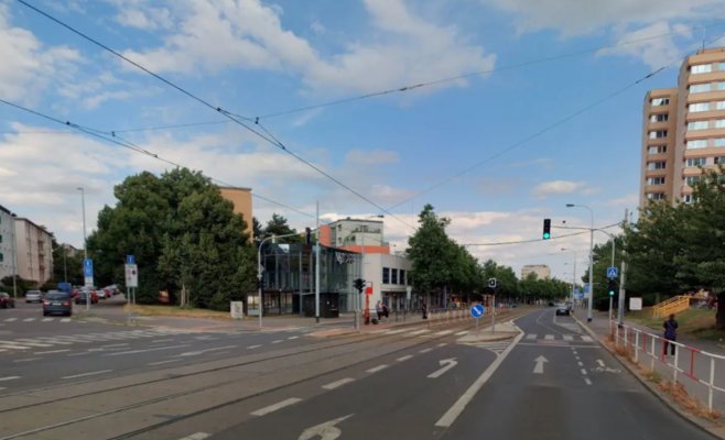 В Праге трамвай сбил девушку в результате чего она потеряла ногу