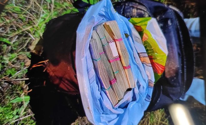 Миллионное ограбление в обменнике Бржецлава: Сотрудник открыл огонь по нападавшим, трое ранены