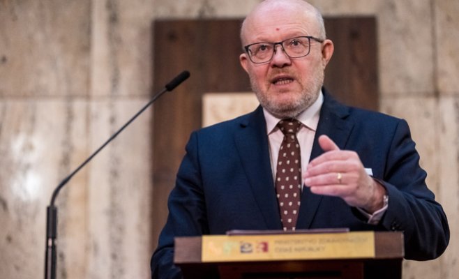 Ограничение ароматов в электронных сигаретах: упор только на вкусы, ориентированные на детей