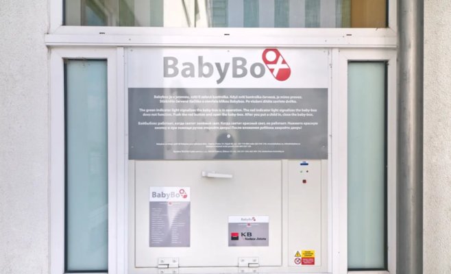 В свитовской больнице оставили младенца в бэби-боксе: его назвали Карелом Северином