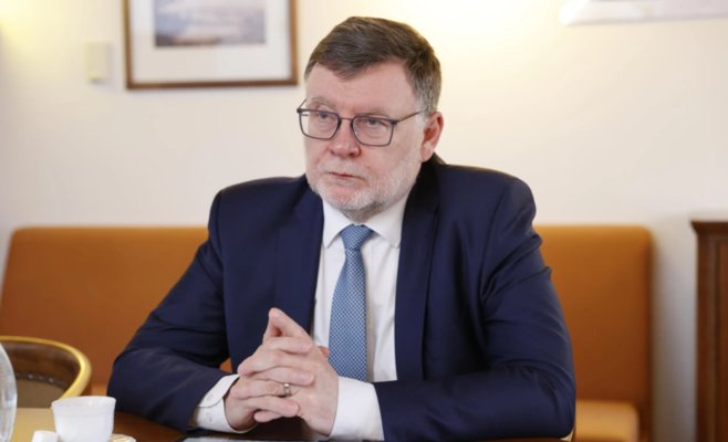 Дефицит бюджета составил 182 миллиарда крон и может вырасти еще на сто до конца года