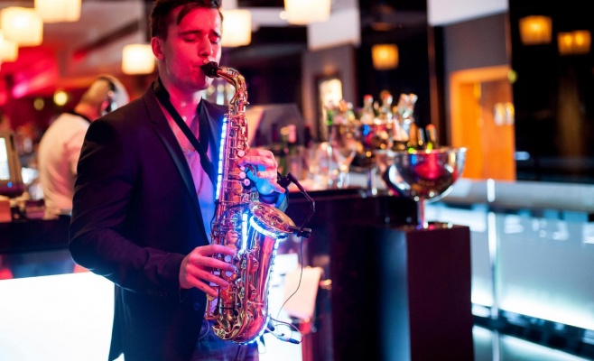 Cloud 9 Sky Bar & Lounge