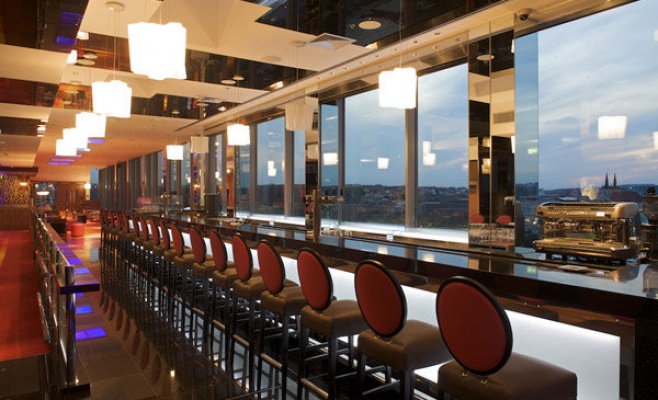 Cloud 9 Sky Bar & Lounge