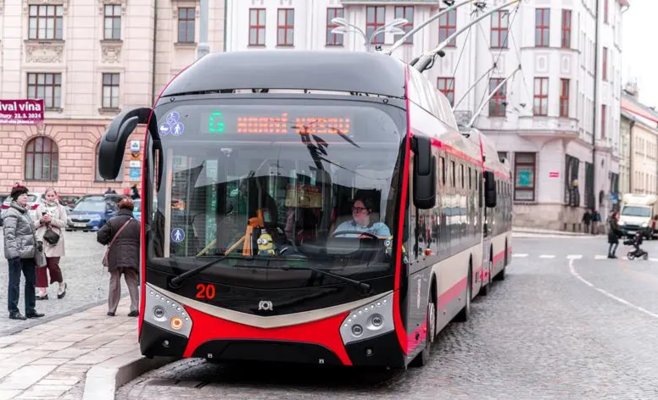 Современные троллейбусы в Йиглаве постоянно ломаются. Пришлось использовать 18-летние дизельные автобусы