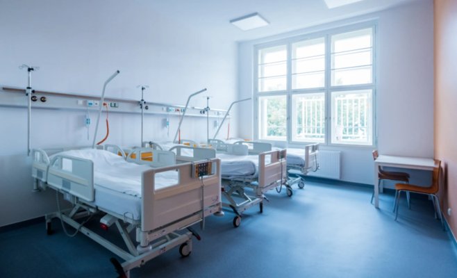 Дополнительное медицинское страхование заморожено: правительство пока не предложило реформ